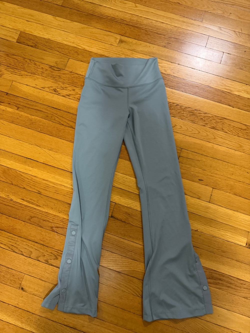ALO high waisted flare leggings - New!